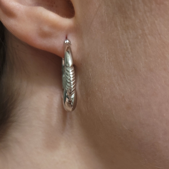 NWOT Silver Hoop Earrings - Picture 4 of 6